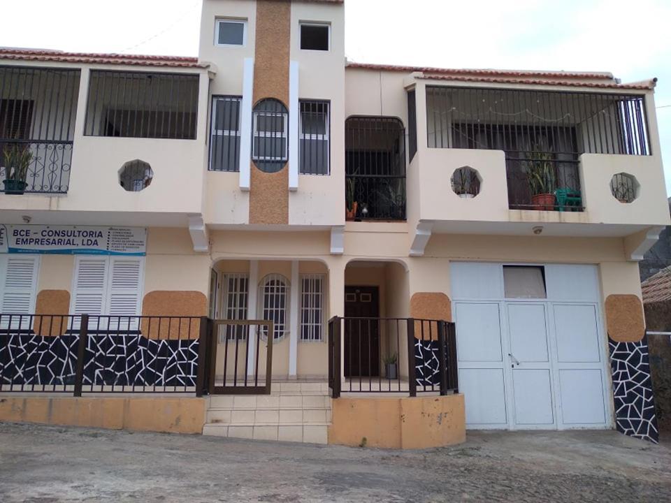 Hotel Pensao Domingas à São Filipe Extérieur photo